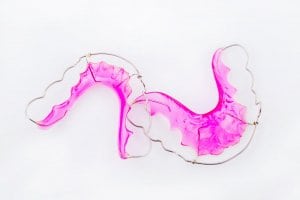 ejemplo de retenedor dental hawley